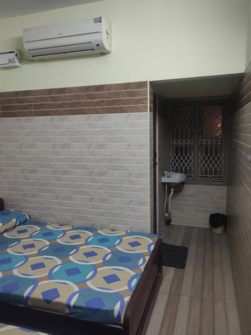 Sri Vari Residency Vandrarhem Vellore Exteriör bild