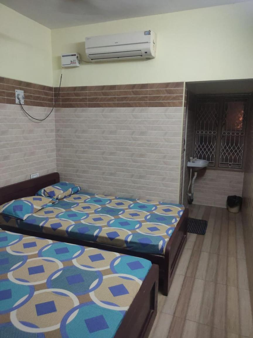 Sri Vari Residency Vandrarhem Vellore Exteriör bild